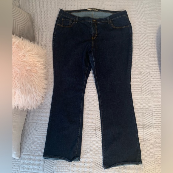 Old Navy- The Sweetheart Jean - Picture 2 of 6